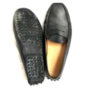 JP Tod’s black leather driving loafers